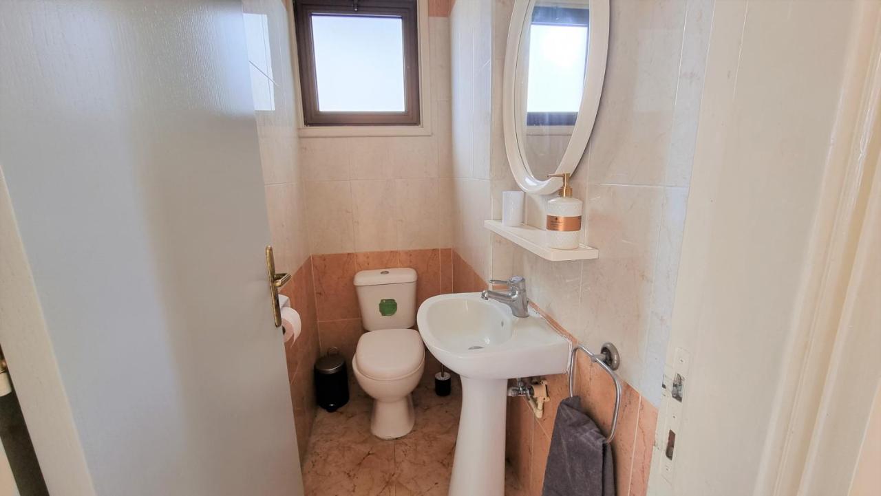 Comfy Rooms In A Shared Apartment Near Salt Lake With Internet And Netflix Larnaca Exterior photo